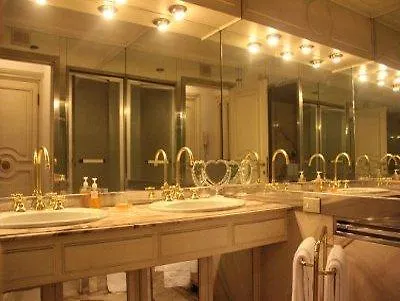 Mandarin Apartment Rom